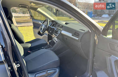 Внедорожник / Кроссовер Volkswagen Tiguan 2019 в 