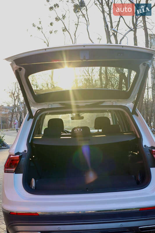 Позашляховик / Кросовер Volkswagen Tiguan 2018 в Львові