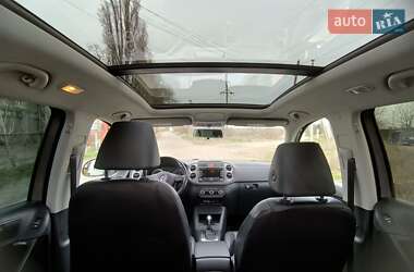 Внедорожник / Кроссовер Volkswagen Tiguan 2011 в 
