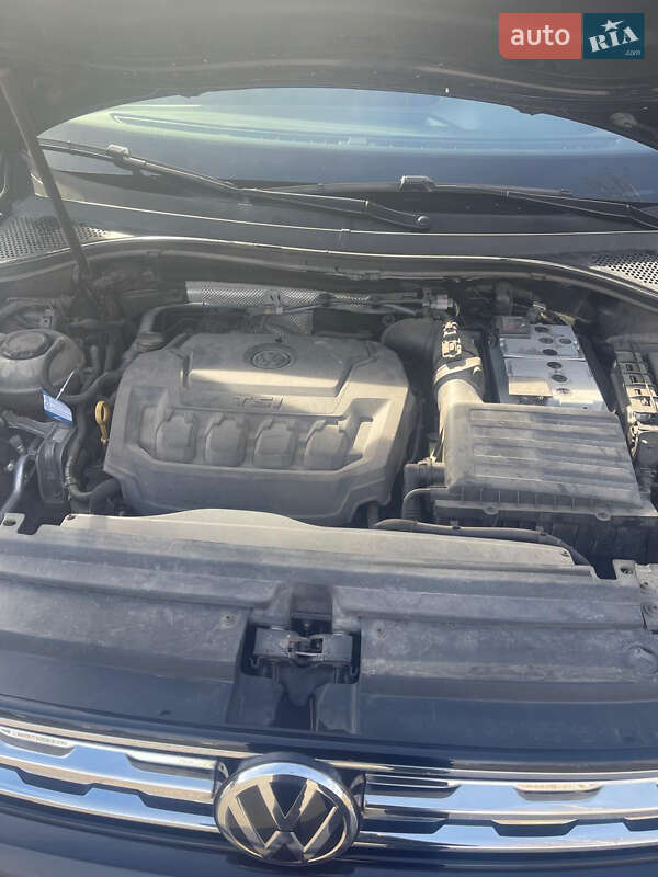 Внедорожник / Кроссовер Volkswagen Tiguan 2017 в Запорожье