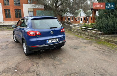 Внедорожник / Кроссовер Volkswagen Tiguan 2011 в 