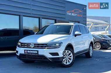 Внедорожник / Кроссовер Volkswagen Tiguan 2018 в 