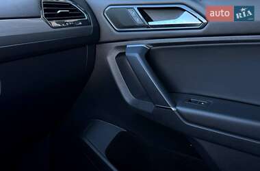 Внедорожник / Кроссовер Volkswagen Tiguan 2018 в 