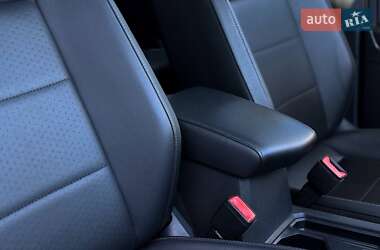 Внедорожник / Кроссовер Volkswagen Tiguan 2018 в 
