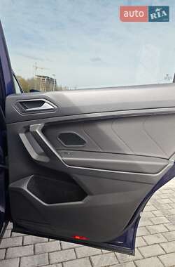 Внедорожник / Кроссовер Volkswagen Tiguan 2021 в 