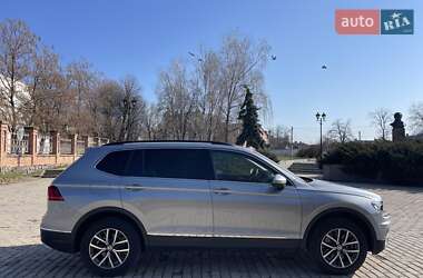 Внедорожник / Кроссовер Volkswagen Tiguan 2019 в 