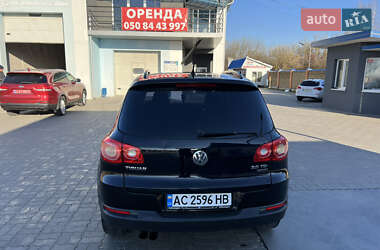 Позашляховик / Кросовер Volkswagen Tiguan 2011 в 