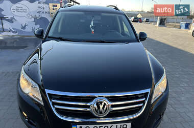 Позашляховик / Кросовер Volkswagen Tiguan 2011 в 