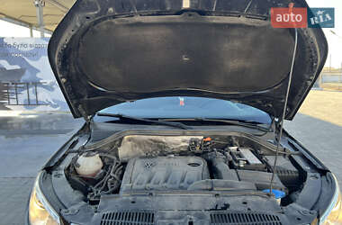 Позашляховик / Кросовер Volkswagen Tiguan 2011 в 