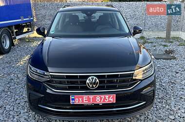 Внедорожник / Кроссовер Volkswagen Tiguan 2021 в 