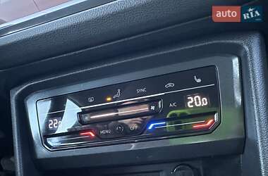 Внедорожник / Кроссовер Volkswagen Tiguan 2021 в 