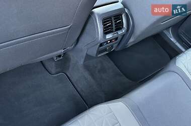Внедорожник / Кроссовер Volkswagen Tiguan 2021 в 
