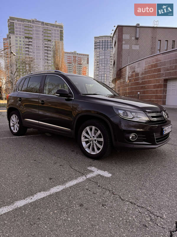 Внедорожник / Кроссовер Volkswagen Tiguan 2014 в Одессе