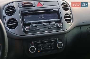 Внедорожник / Кроссовер Volkswagen Tiguan 2010 в 
