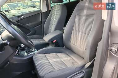 Внедорожник / Кроссовер Volkswagen Tiguan 2010 в 