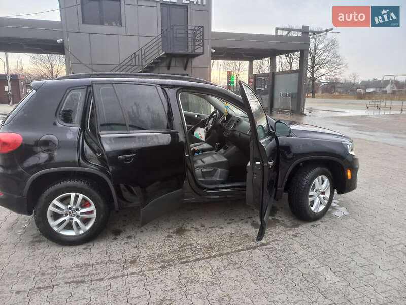 Внедорожник / Кроссовер Volkswagen Tiguan 2015 в Долине