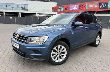 Внедорожник / Кроссовер Volkswagen Tiguan 2018 в 