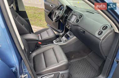 Внедорожник / Кроссовер Volkswagen Tiguan 2016 в 