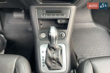 Внедорожник / Кроссовер Volkswagen Tiguan 2016 в 