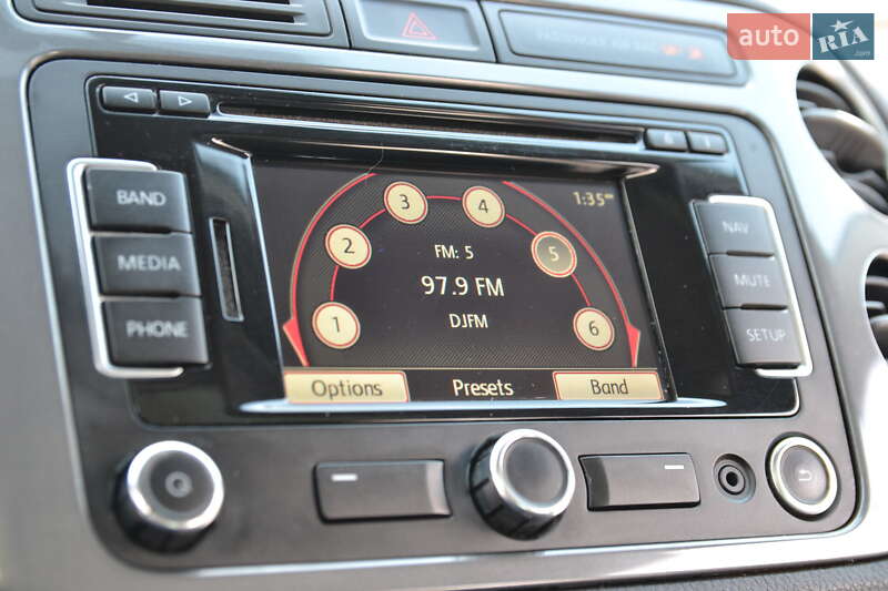 Внедорожник / Кроссовер Volkswagen Tiguan 2012 в Луцке