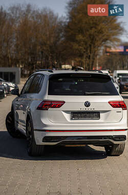 Позашляховик / Кросовер Volkswagen Tiguan 2021 в 