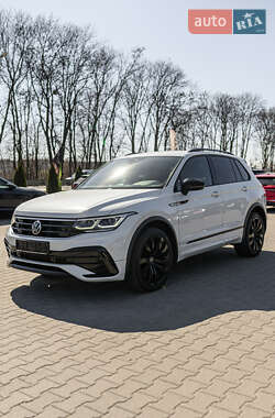 Позашляховик / Кросовер Volkswagen Tiguan 2021 в 
