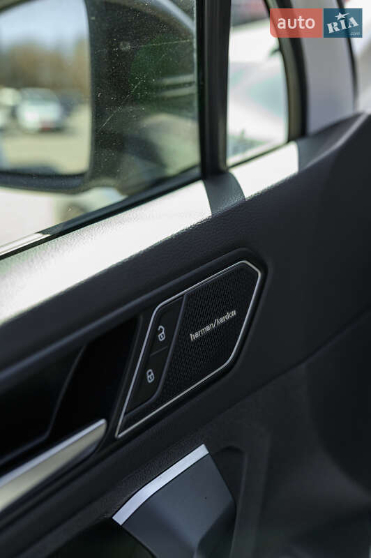 Внедорожник / Кроссовер Volkswagen Tiguan 2021 в Львове