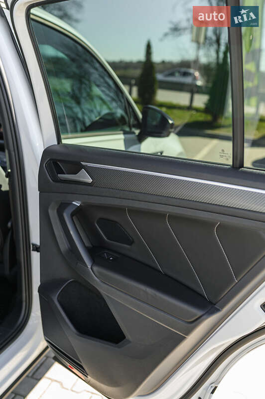 Внедорожник / Кроссовер Volkswagen Tiguan 2021 в Львове