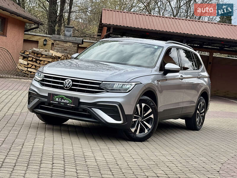 Внедорожник / Кроссовер Volkswagen Tiguan 2022 в 