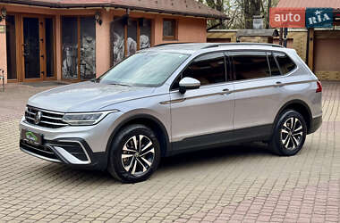 Внедорожник / Кроссовер Volkswagen Tiguan 2022 в 