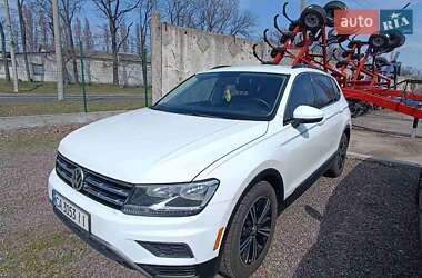 Позашляховик / Кросовер Volkswagen Tiguan 2017 в 