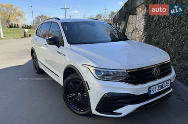 Внедорожник / Кроссовер Volkswagen Tiguan 2022 в 