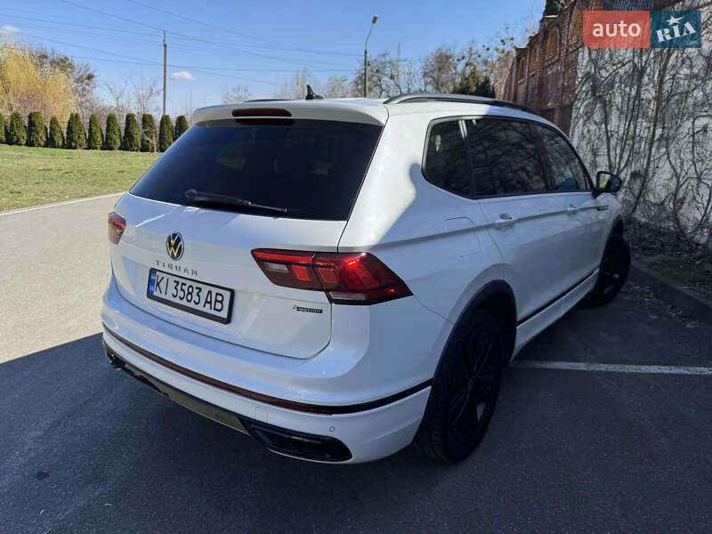 Внедорожник / Кроссовер Volkswagen Tiguan 2022 в Киеве