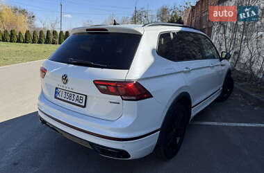 Внедорожник / Кроссовер Volkswagen Tiguan 2022 в 