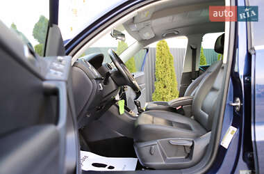 Внедорожник / Кроссовер Volkswagen Tiguan 2012 в 