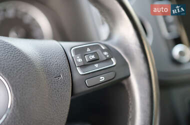 Внедорожник / Кроссовер Volkswagen Tiguan 2012 в 