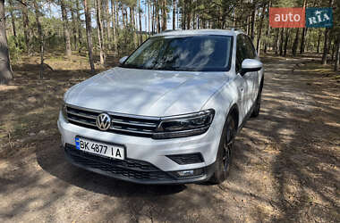 Позашляховик / Кросовер Volkswagen Tiguan 2018 в 