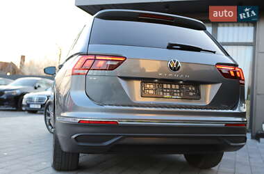 Внедорожник / Кроссовер Volkswagen Tiguan 2023 в 