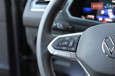 Внедорожник / Кроссовер Volkswagen Tiguan 2023 в 