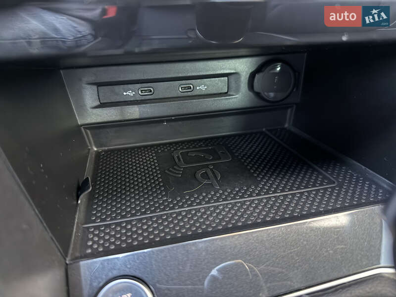 Внедорожник / Кроссовер Volkswagen Tiguan 2022 в Черновцах