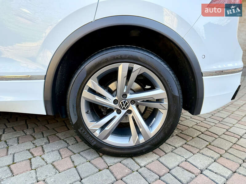 Внедорожник / Кроссовер Volkswagen Tiguan 2022 в Черновцах