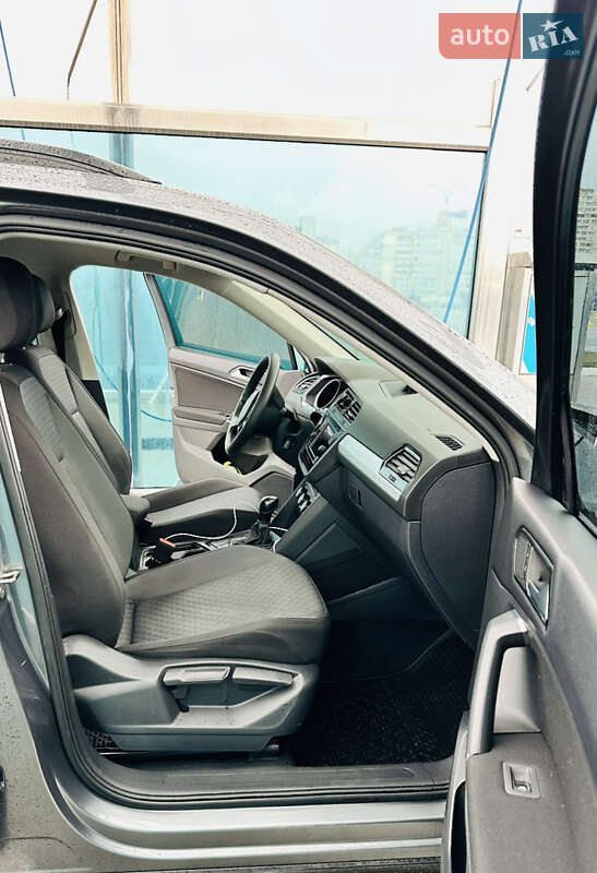 Внедорожник / Кроссовер Volkswagen Tiguan 2017 в Киеве фото 9 Внедорожник / Кроссовер Volkswagen Tiguan 2017 в Киеве