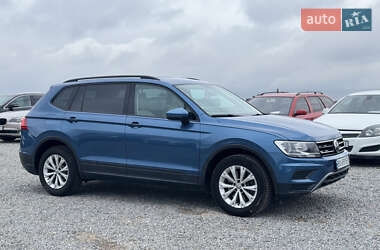 Внедорожник / Кроссовер Volkswagen Tiguan 2018 в 