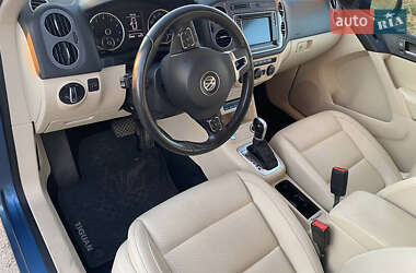 Позашляховик / Кросовер Volkswagen Tiguan 2016 в 