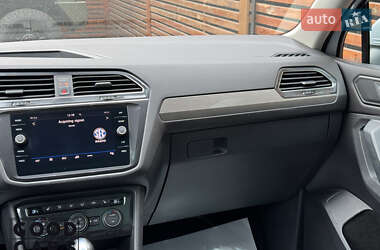 Внедорожник / Кроссовер Volkswagen Tiguan 2018 в 