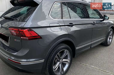 Внедорожник / Кроссовер Volkswagen Tiguan 2018 в 