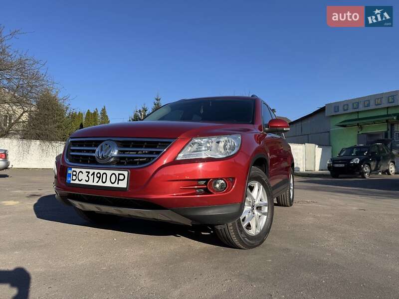 Внедорожник / Кроссовер Volkswagen Tiguan 2010 в 