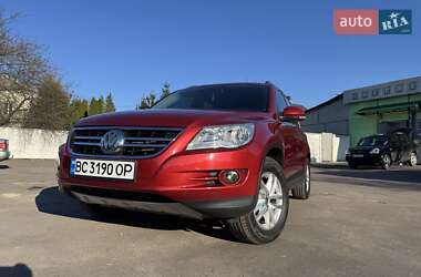 Внедорожник / Кроссовер Volkswagen Tiguan 2010 в 