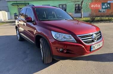 Внедорожник / Кроссовер Volkswagen Tiguan 2010 в 