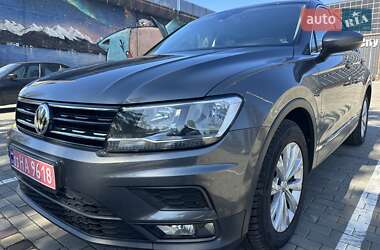 Внедорожник / Кроссовер Volkswagen Tiguan 2017 в 